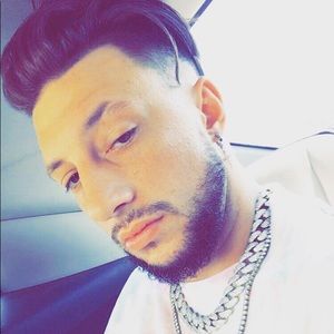 Meet your Posher, Jonathan